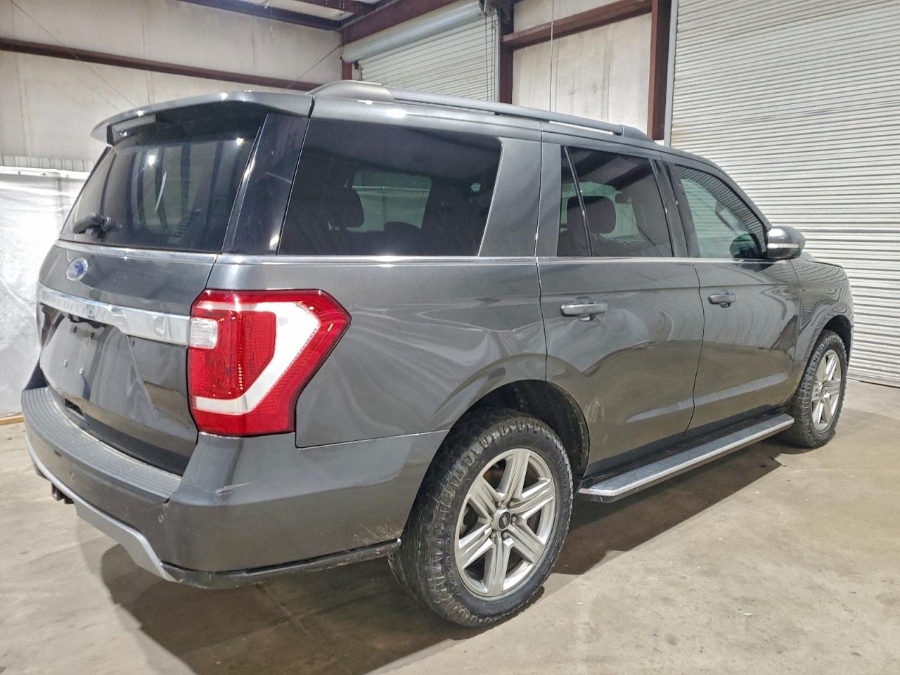 2019 FORD EXPEDITION XLT photo 3