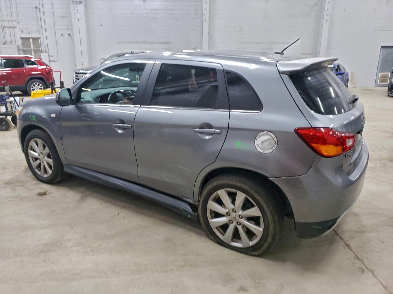 2013 MITSUBISHI OUTLANDER SPORT SE photo 2