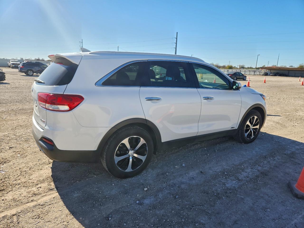 2017 KIA SORENTO EX photo 3
