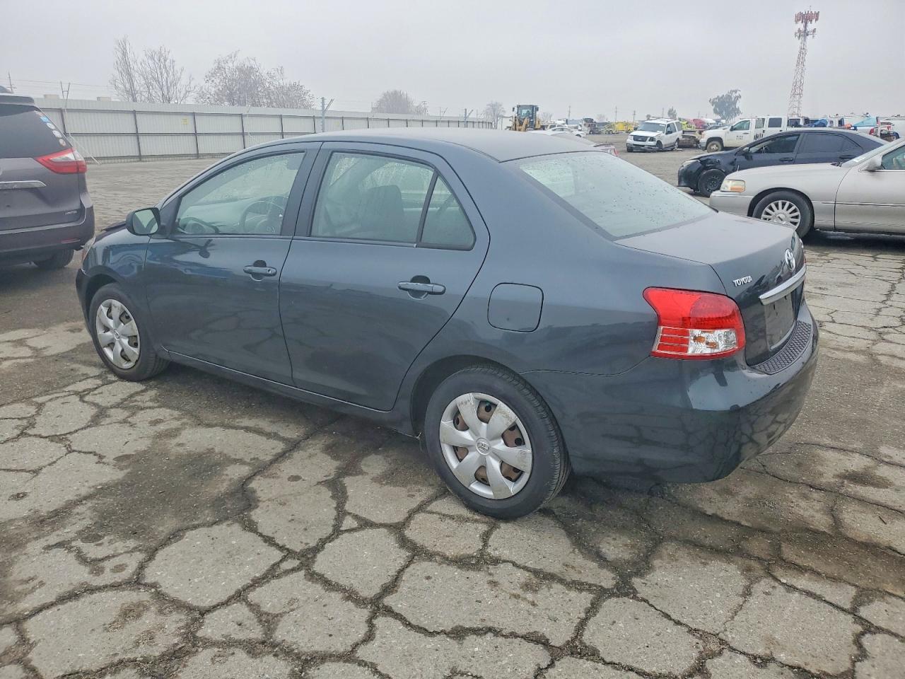 2008 TOYOTA YARIS photo 2