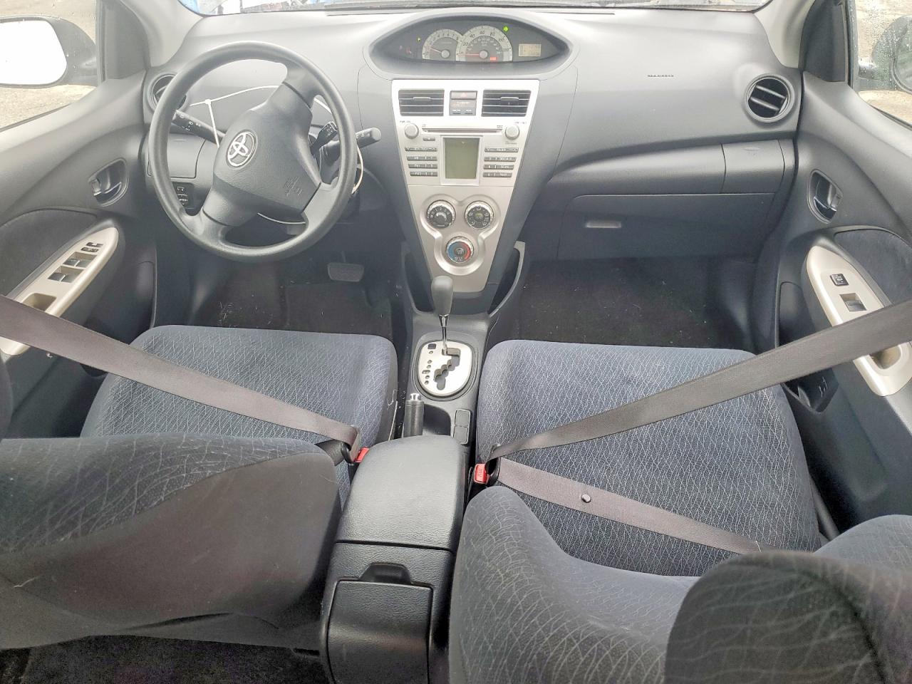 2008 TOYOTA YARIS photo 8