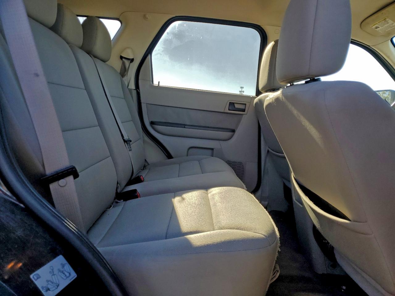 2010 FORD ESCAPE XLT photo 11