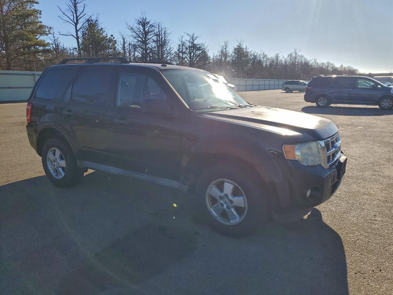 2010 FORD ESCAPE XLT photo 4