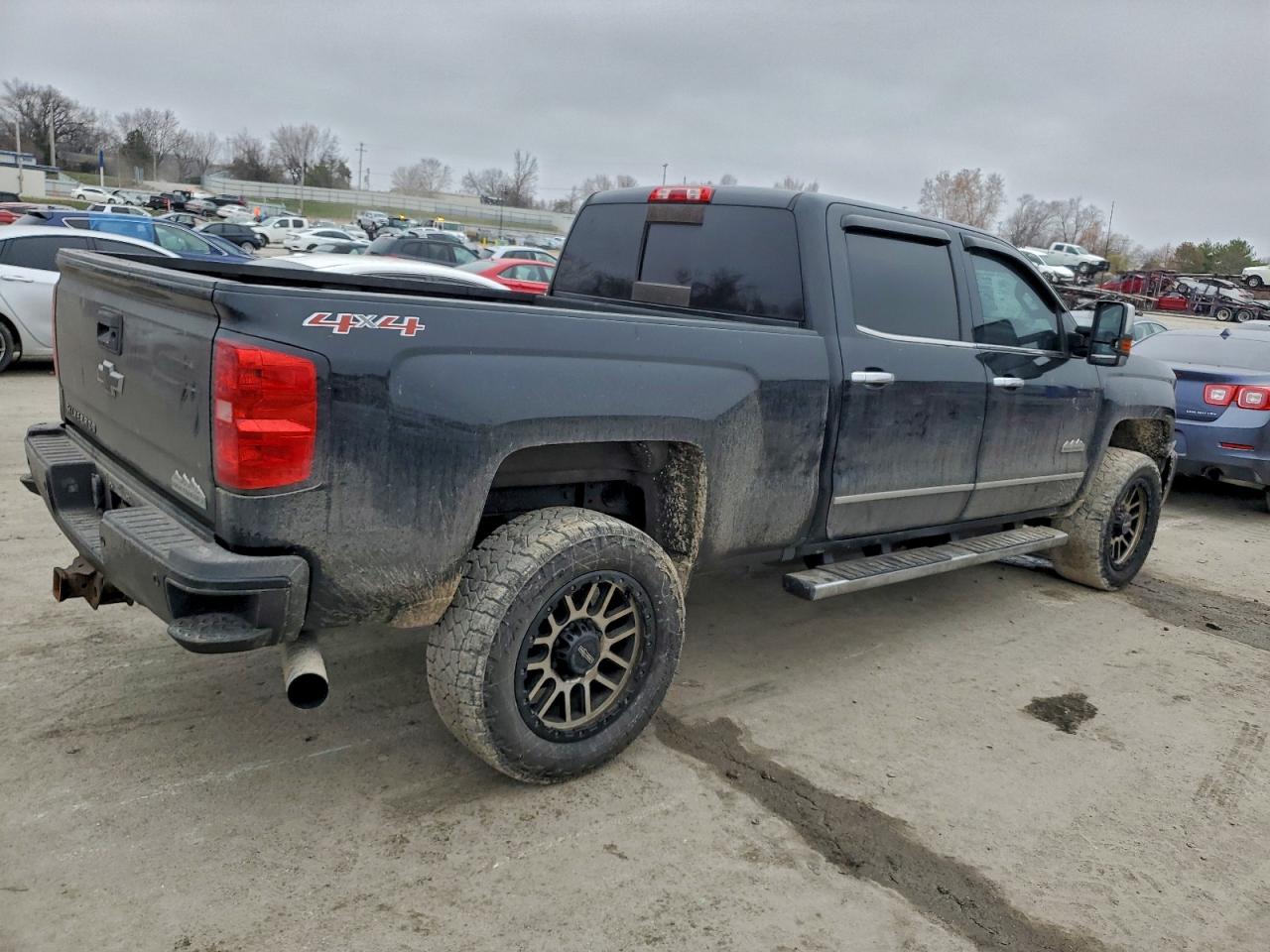 2016 CHEVROLET SILVERADO K2500 HIGH COUNTRY photo 3