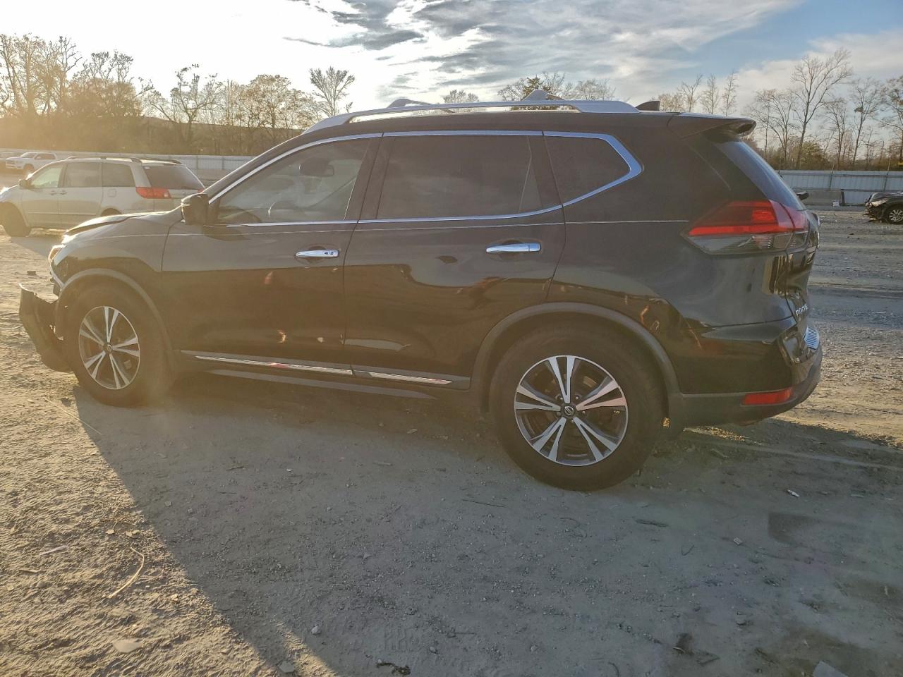 2017 NISSAN ROGUE S photo 2