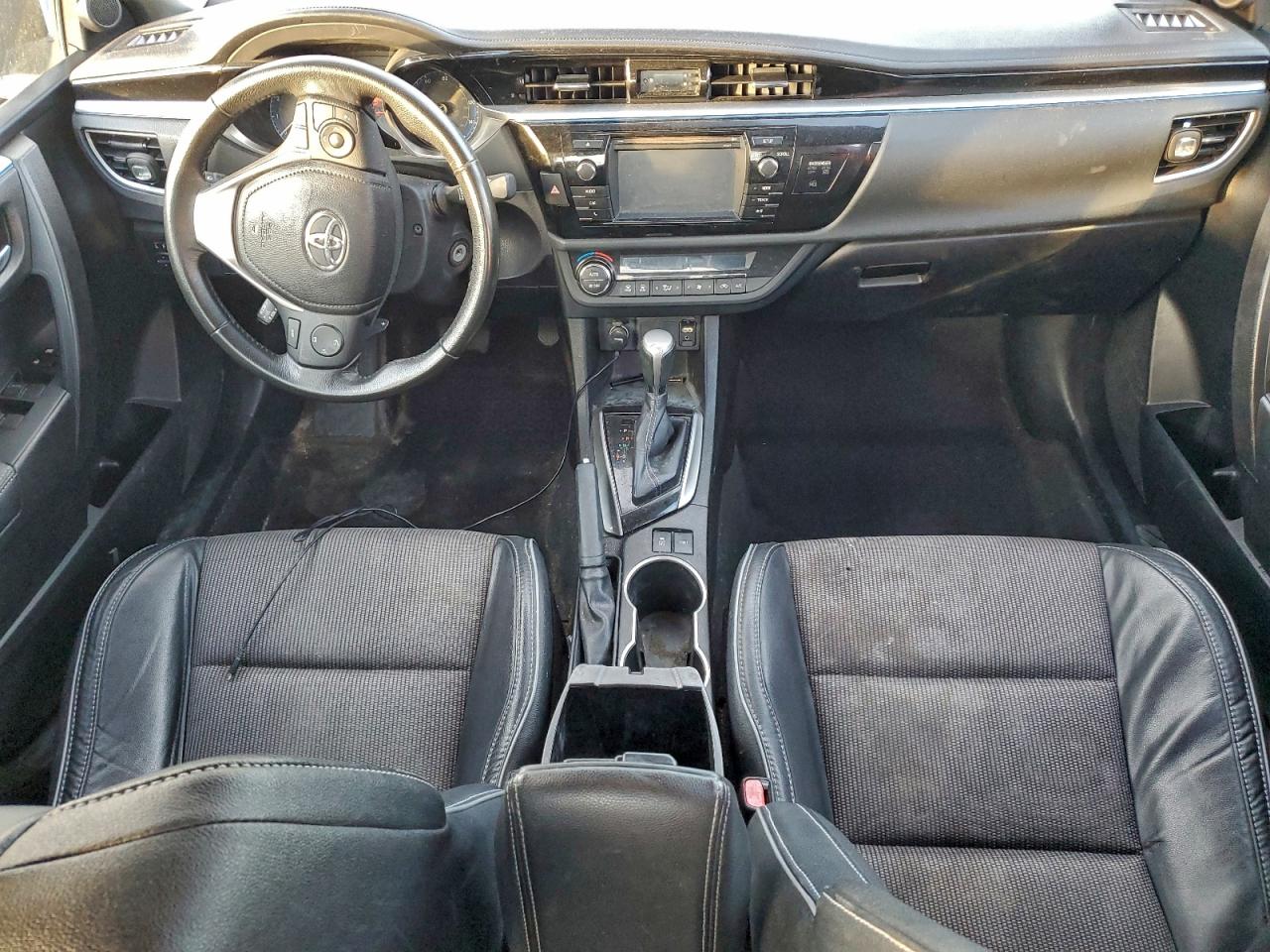 2016 TOYOTA COROLLA L photo 8