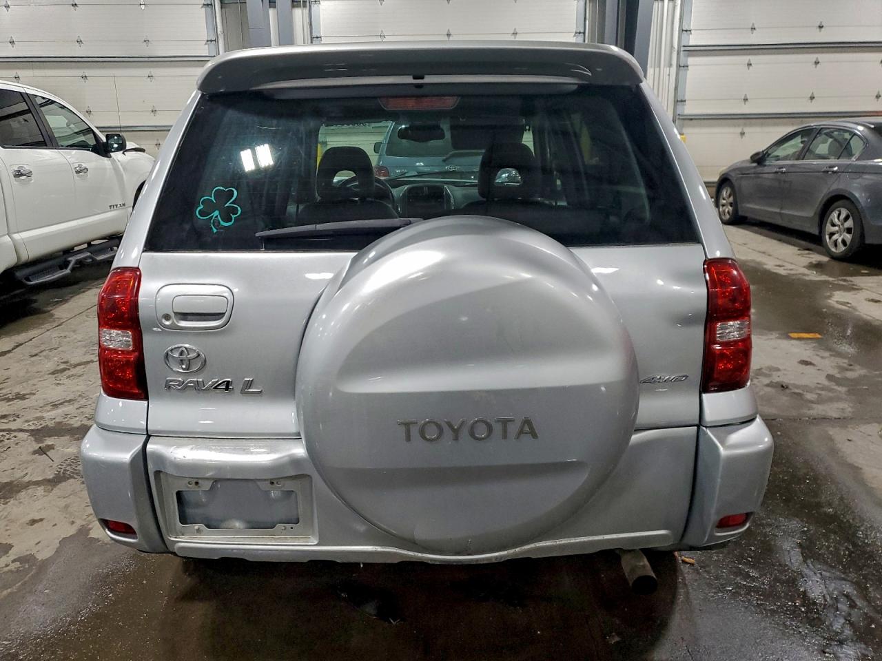 2004 TOYOTA RAV4 photo 6
