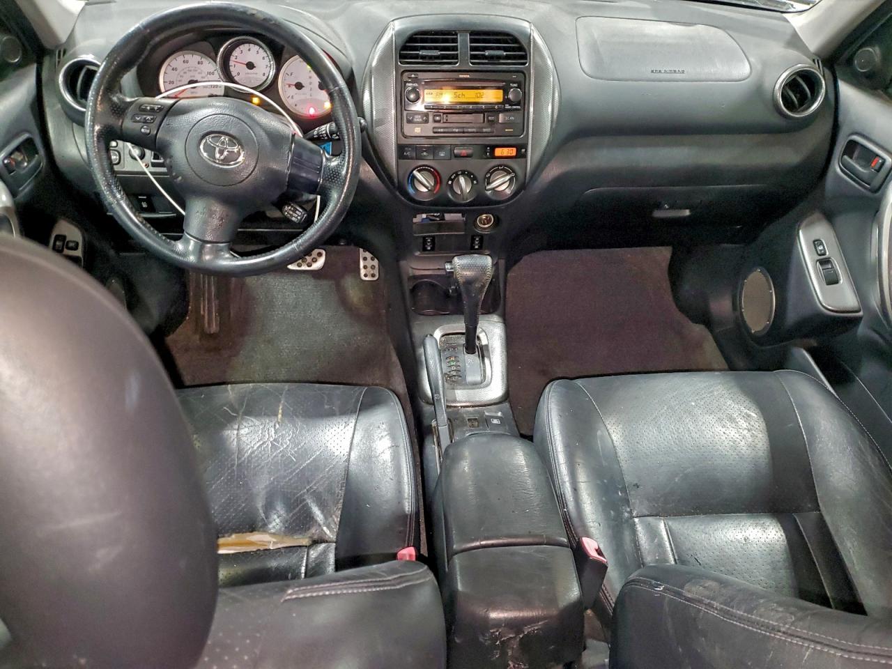 2004 TOYOTA RAV4 photo 8