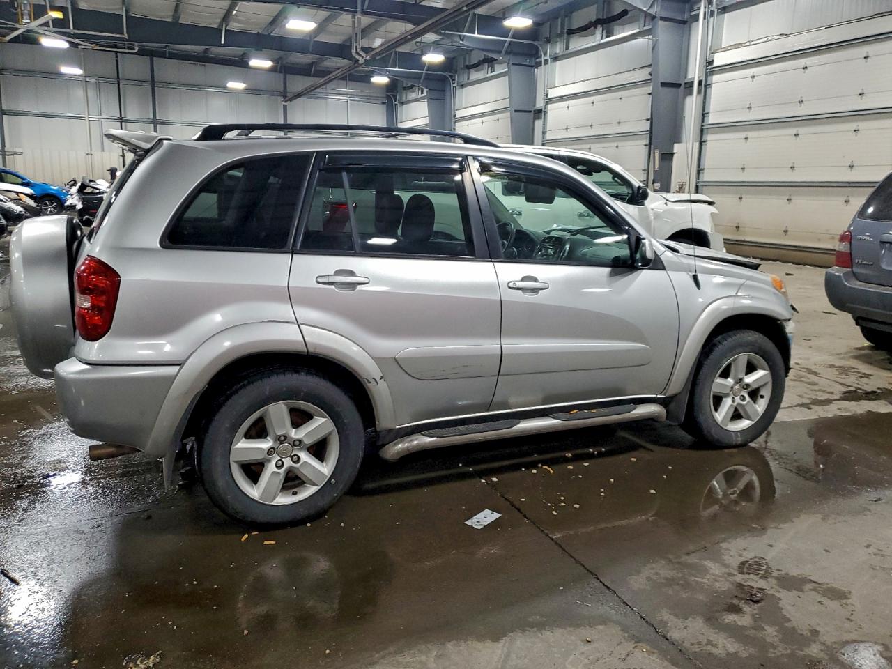 2004 TOYOTA RAV4 photo 3