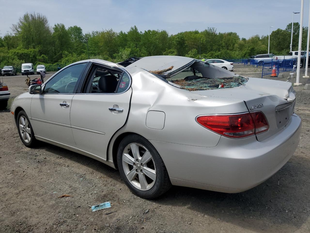 2005 LEXUS ES 330 photo 2