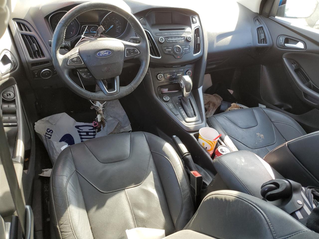 2015 FORD FOCUS SE photo 8