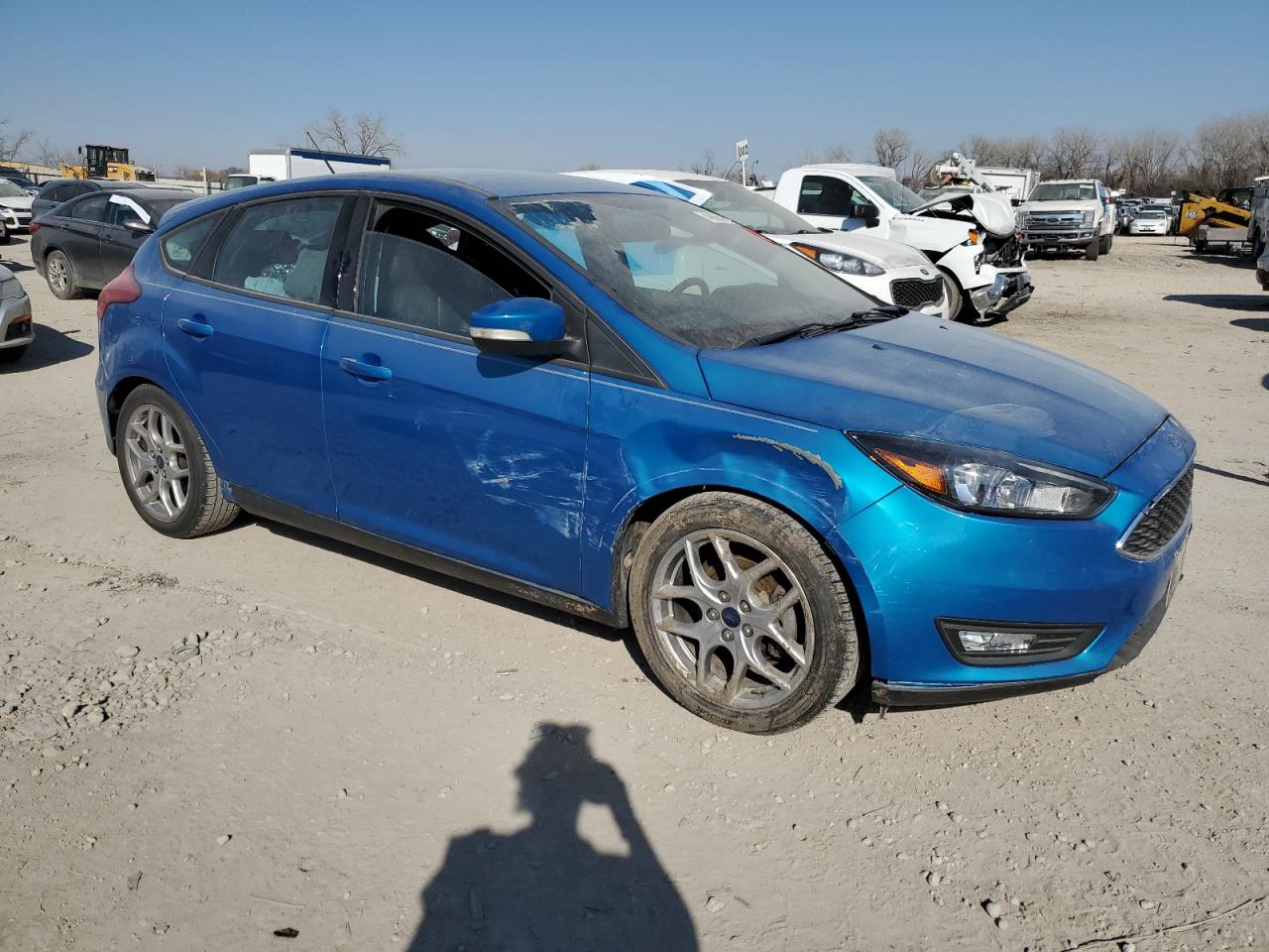 2015 FORD FOCUS SE photo 4