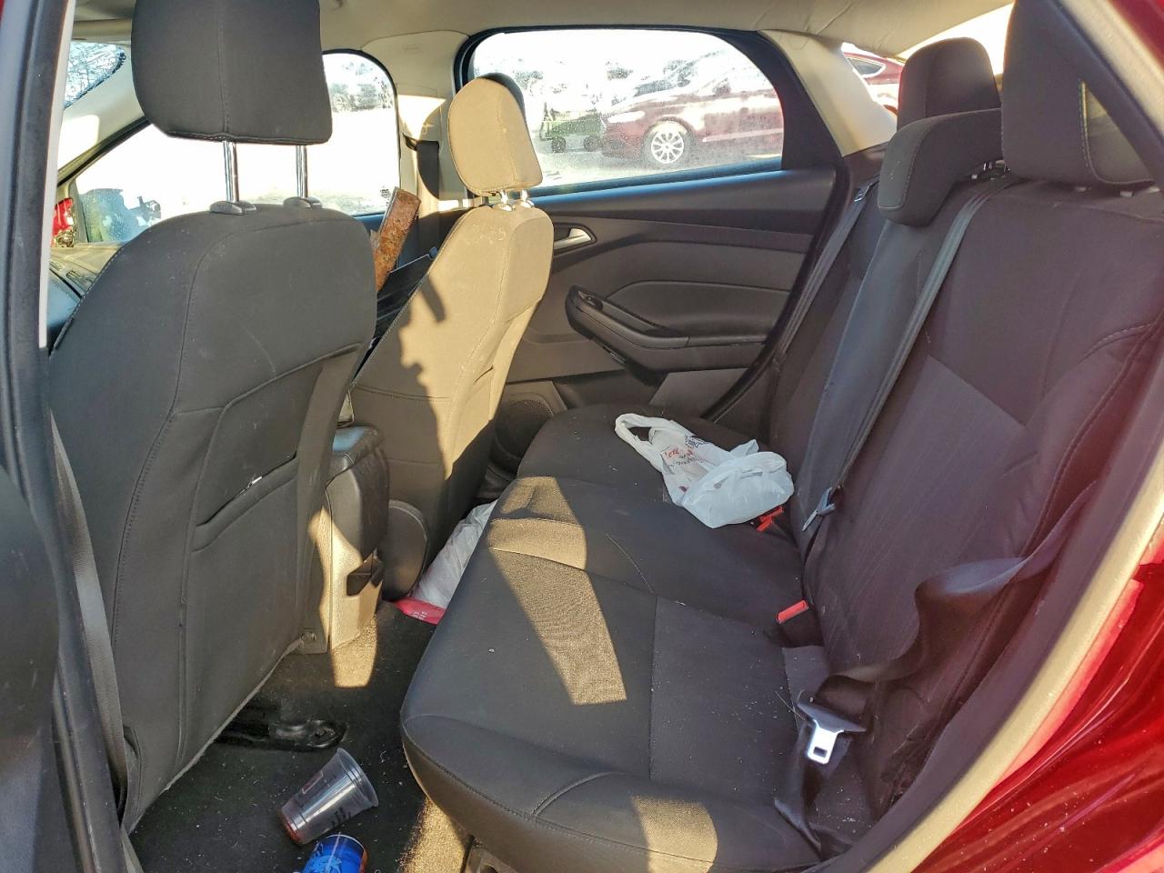 2015 FORD FOCUS SE photo 10