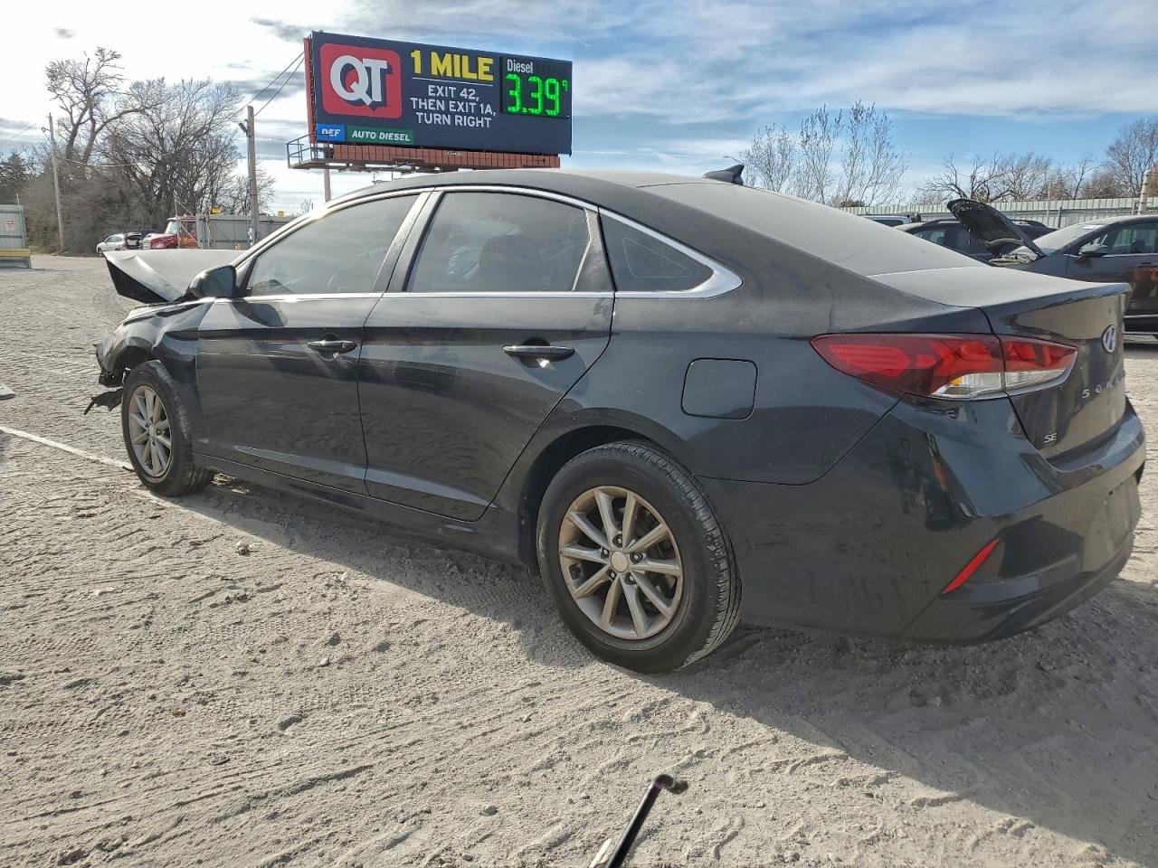 2018 HYUNDAI SONATA SE photo 2