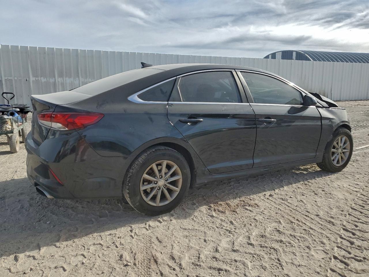2018 HYUNDAI SONATA SE photo 3