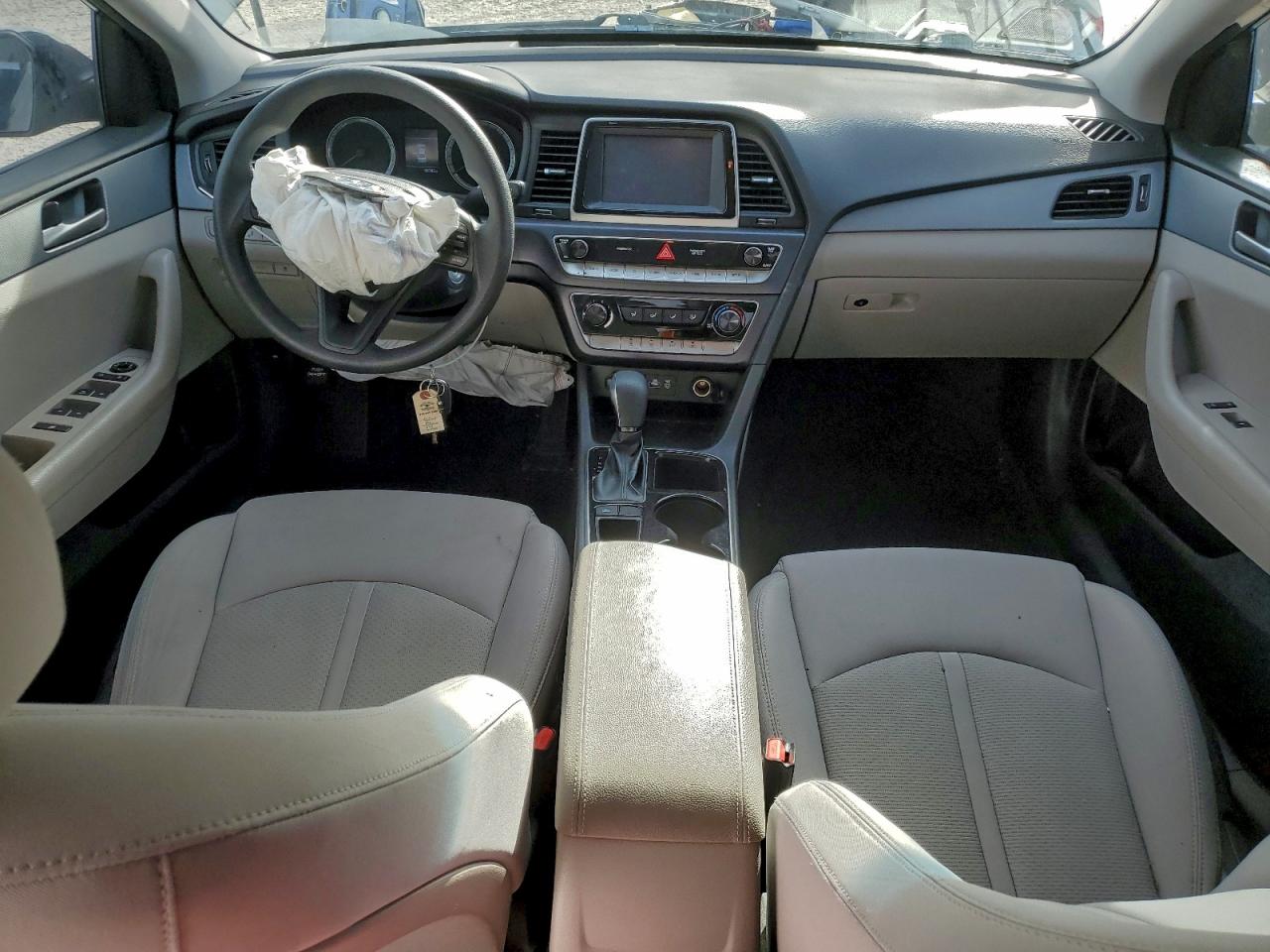 2018 HYUNDAI SONATA SE photo 8