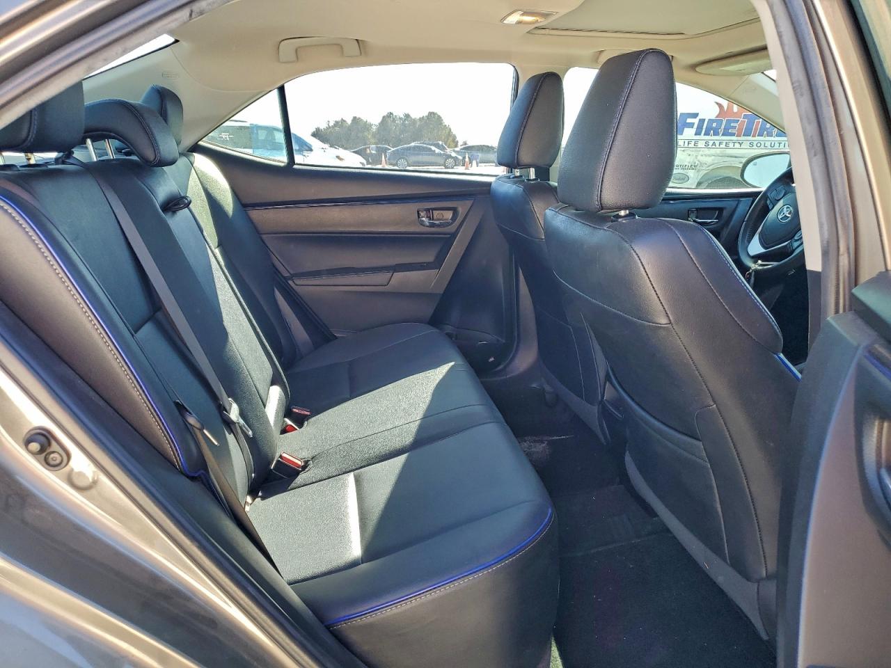 2018 TOYOTA COROLLA L photo 10
