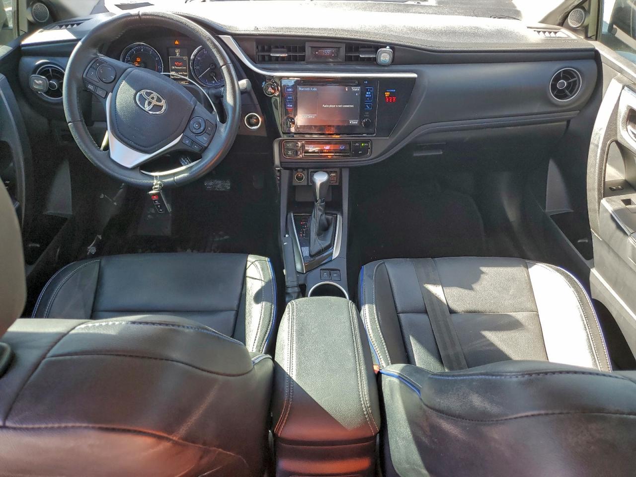 2018 TOYOTA COROLLA L photo 8
