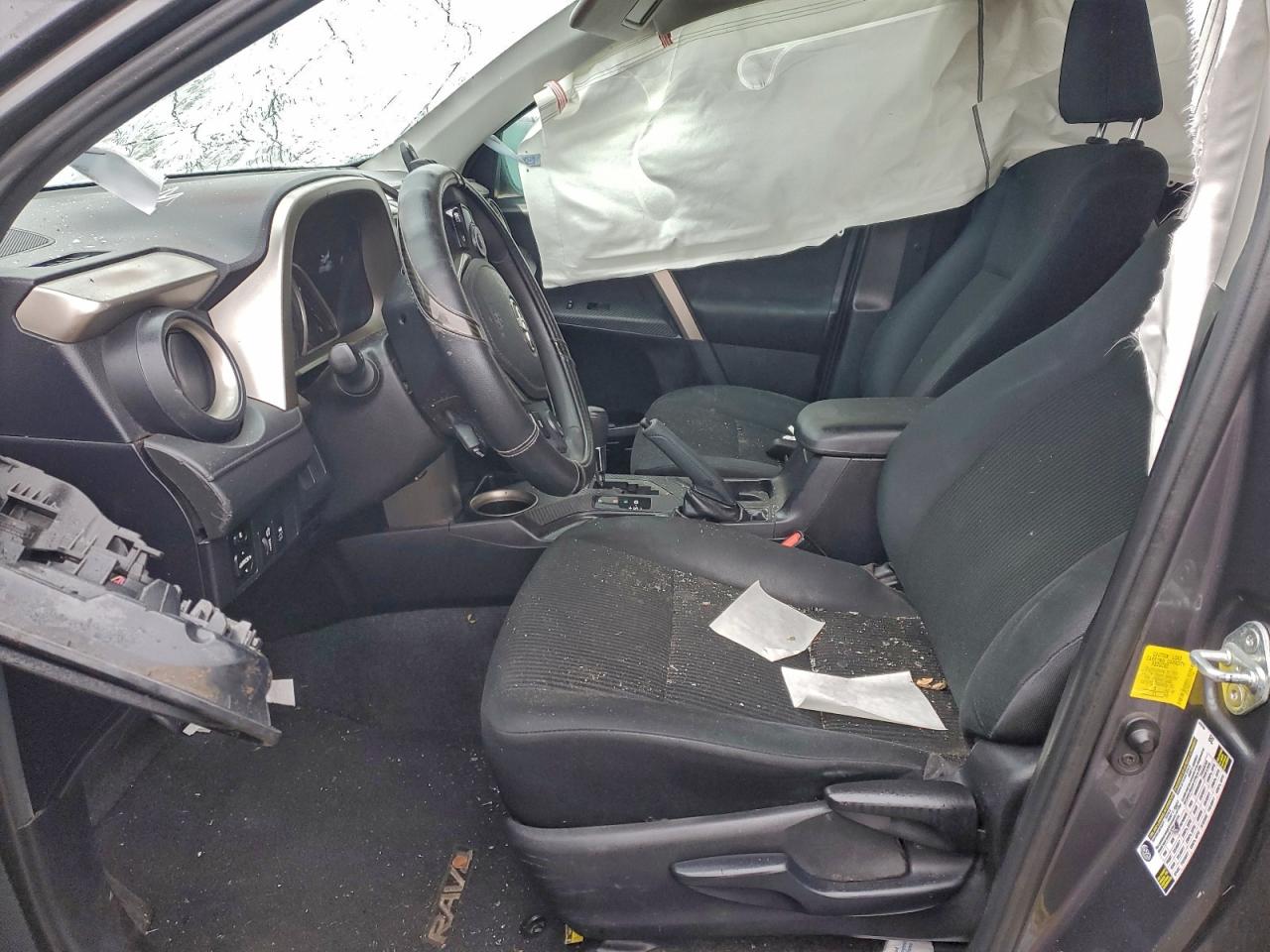 2015 TOYOTA RAV4 LE photo 7