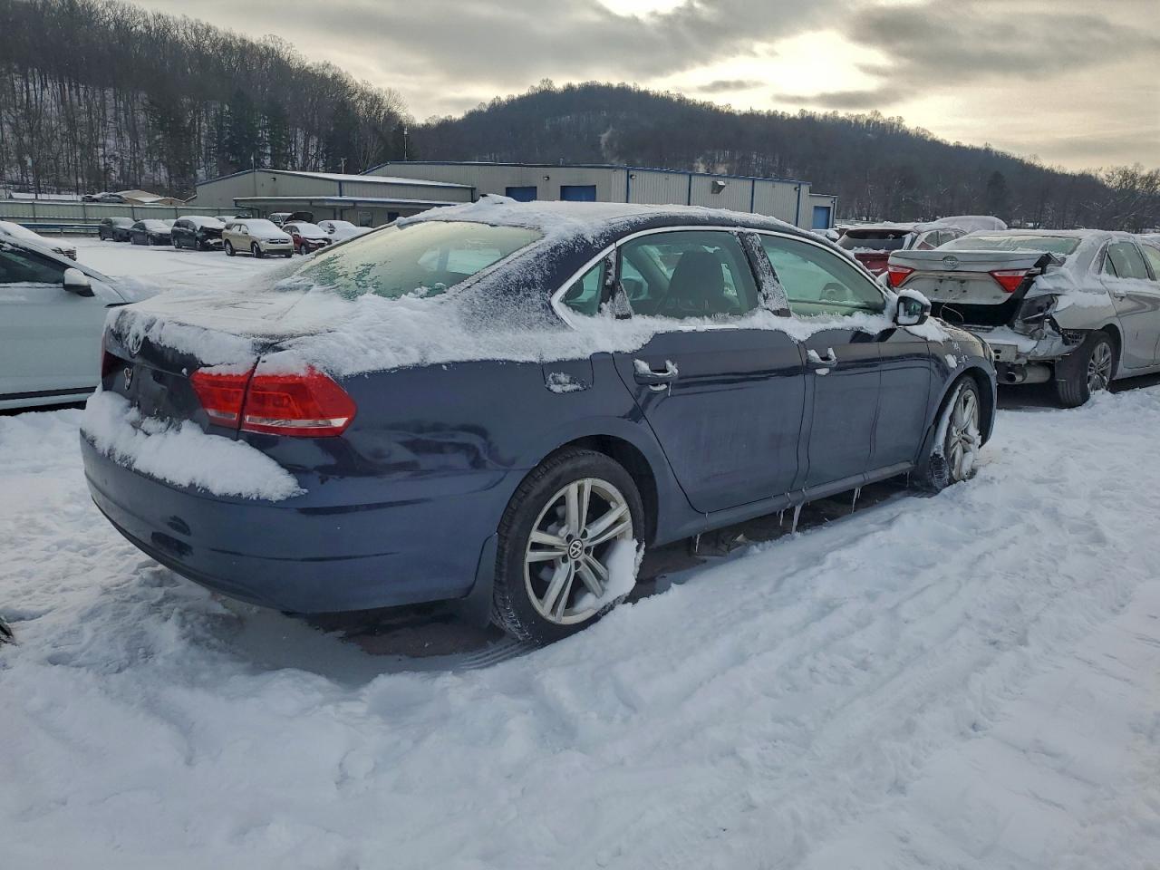 2015 VOLKSWAGEN PASSAT SE photo 3
