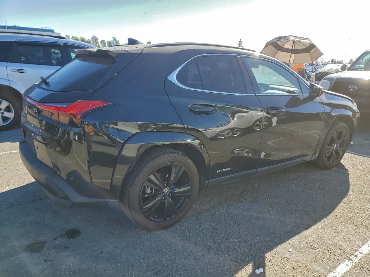 2021 LEXUS UX 250H photo 3