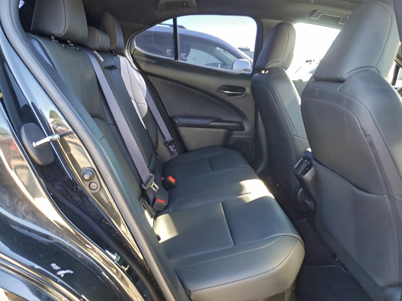 2021 LEXUS UX 250H photo 10