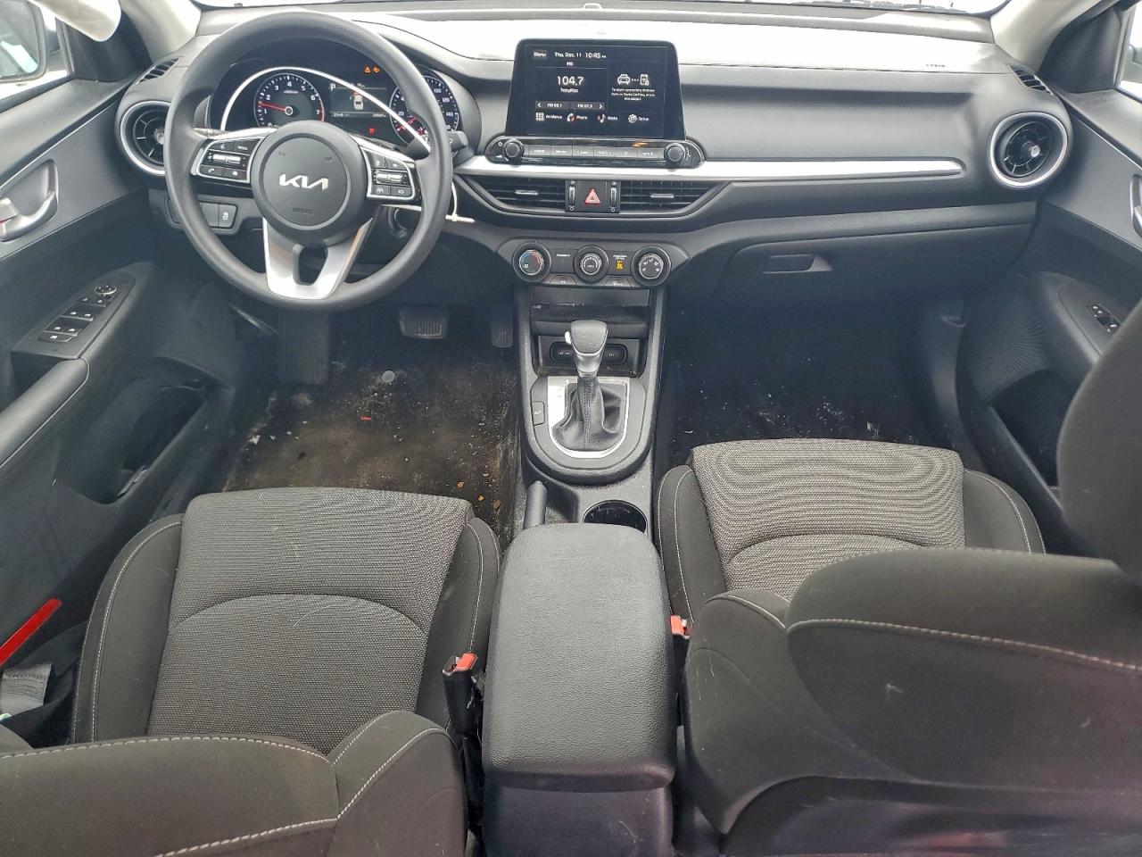 2024 KIA FORTE LX photo 8