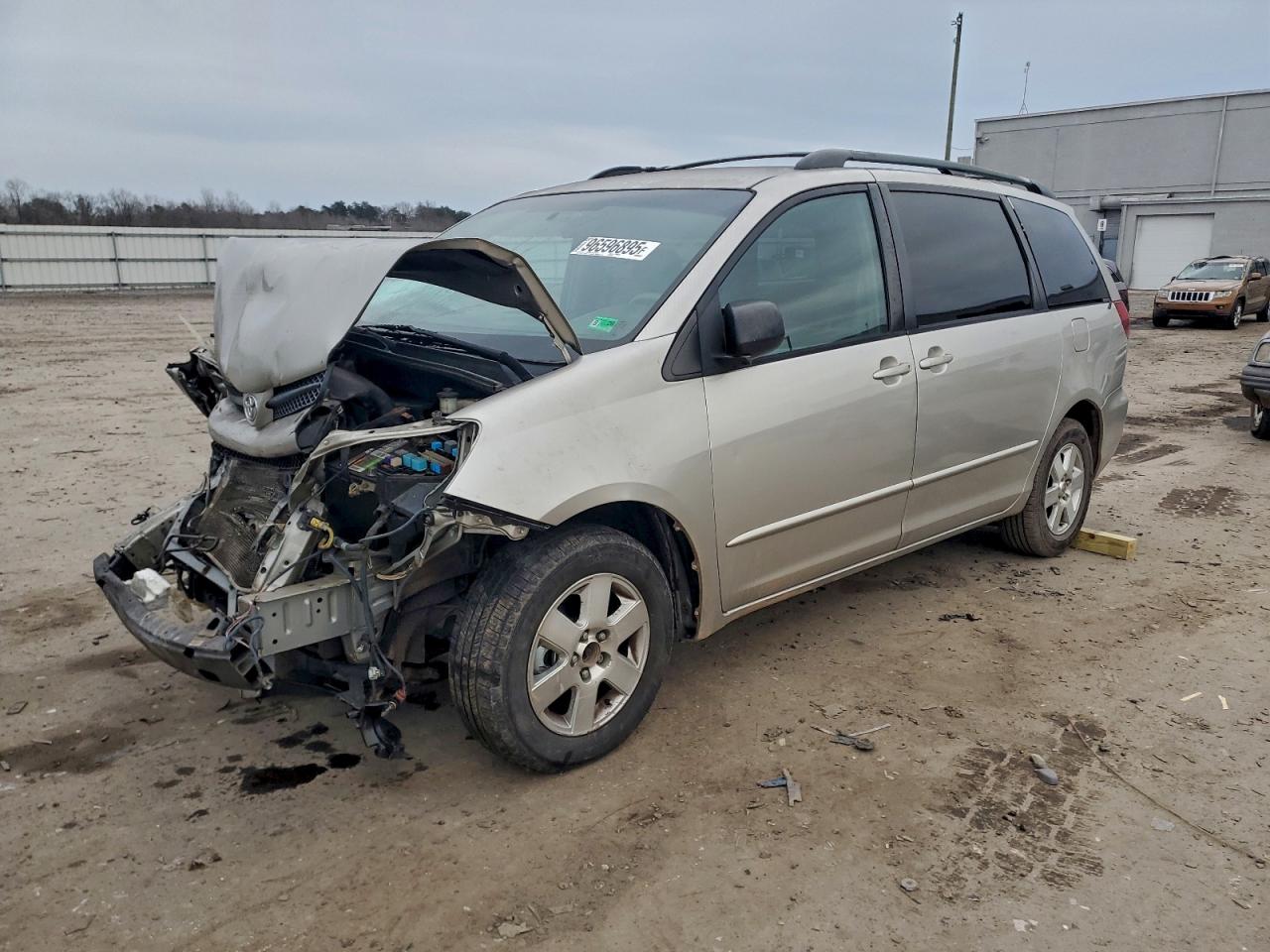 2004 TOYOTA SIENNA