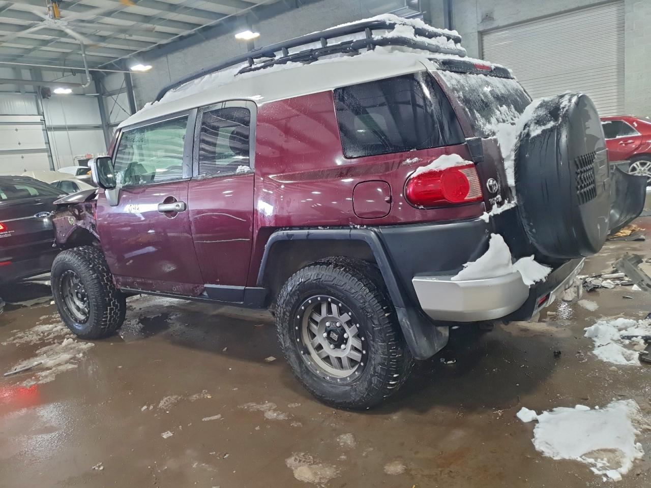 2007 TOYOTA FJ CRUISER photo 2