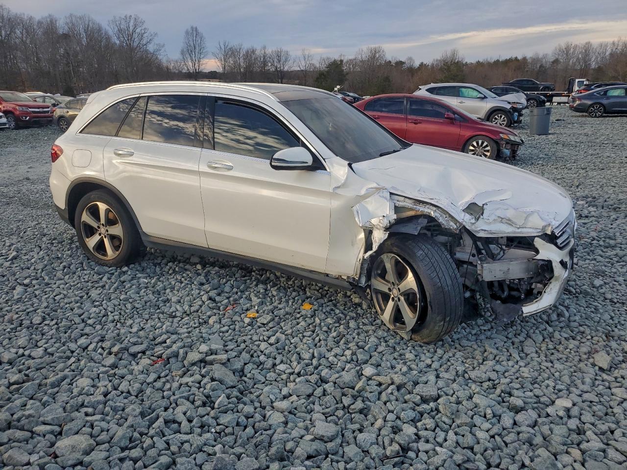 2017 MERCEDES-BENZ GLC 300 4MATIC photo 4