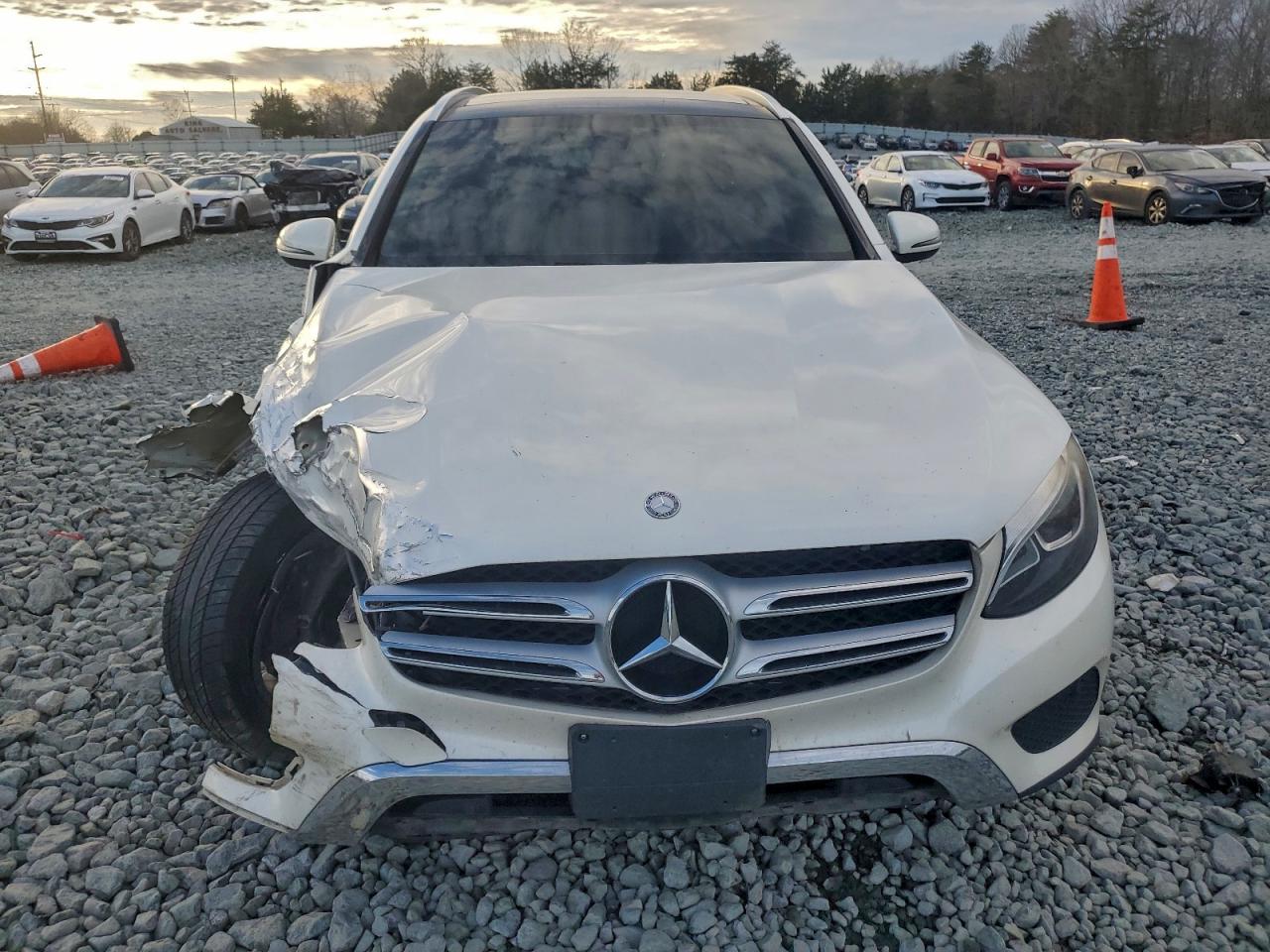 2017 MERCEDES-BENZ GLC 300 4MATIC photo 5