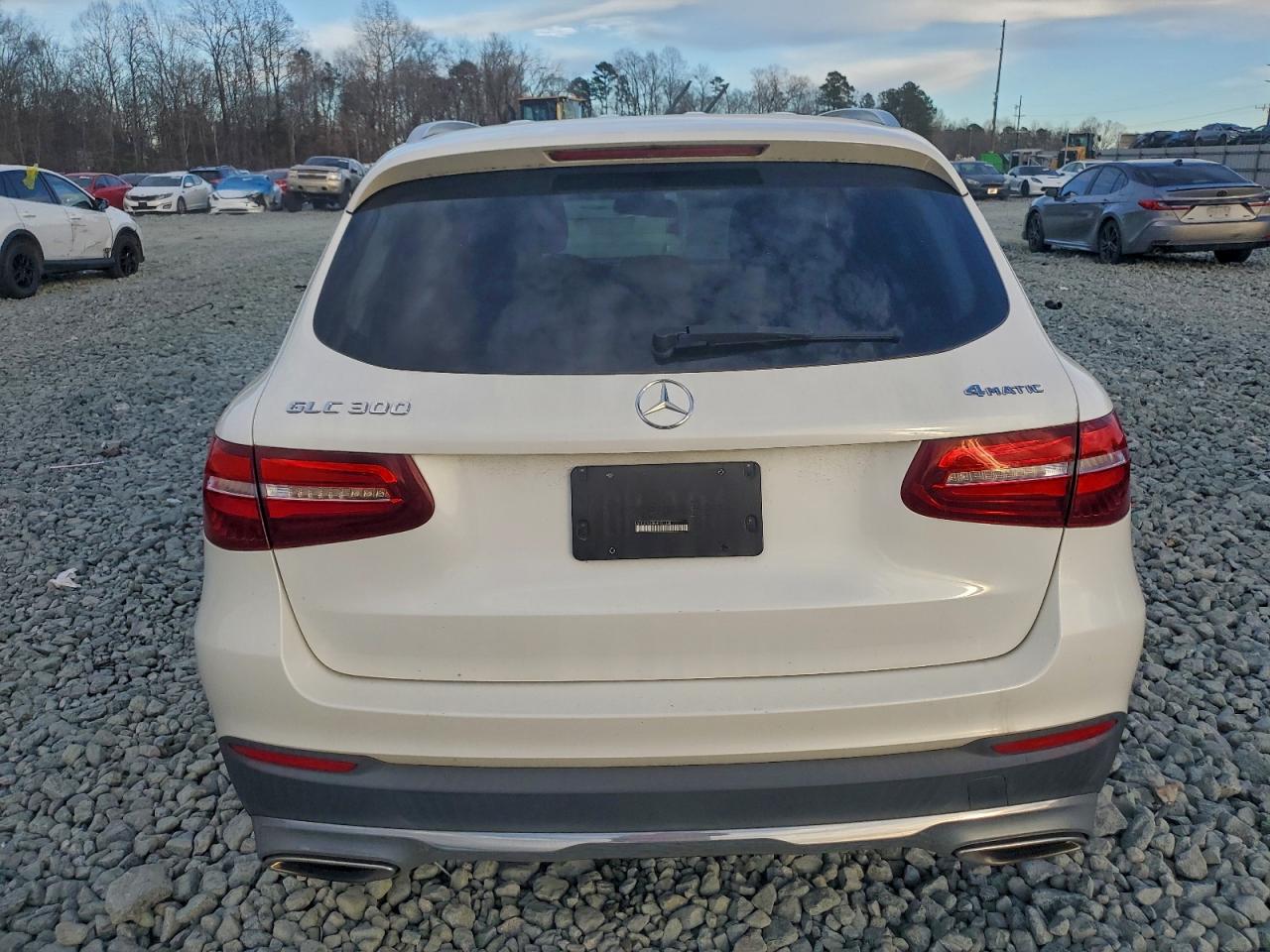 2017 MERCEDES-BENZ GLC 300 4MATIC photo 6