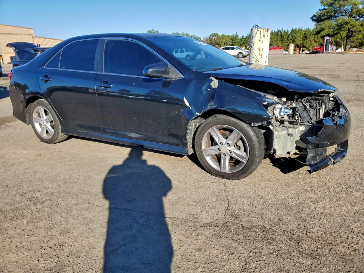 2013 TOYOTA CAMRY L photo 4