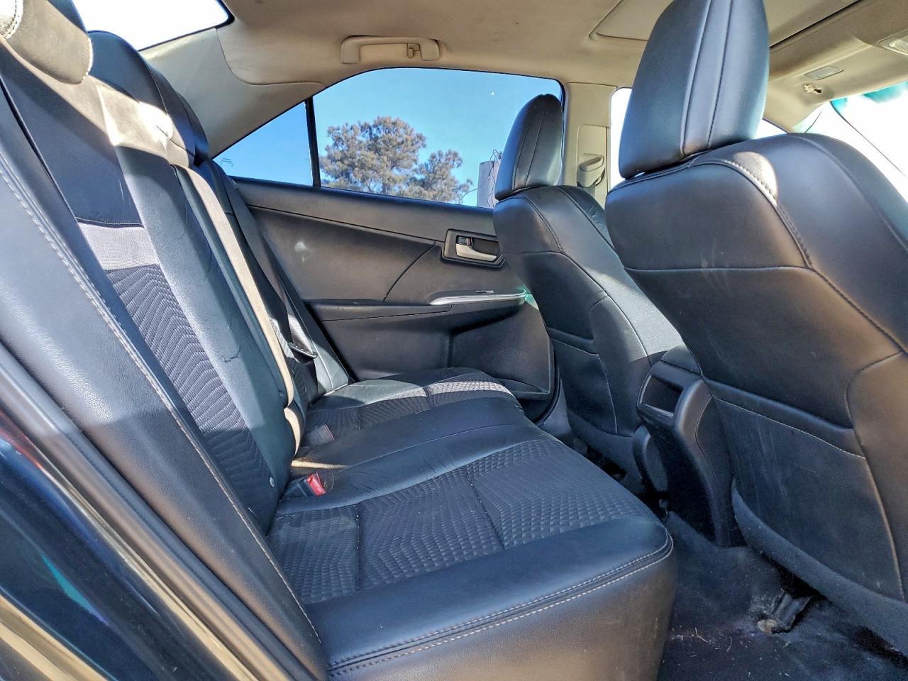 2013 TOYOTA CAMRY L photo 10