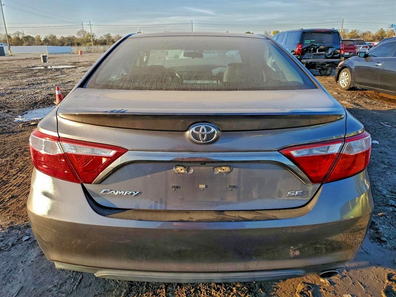 2017 TOYOTA CAMRY LE photo 6