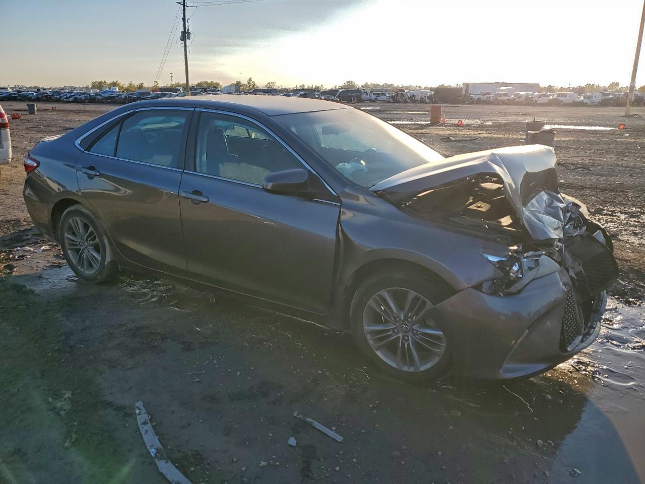 2017 TOYOTA CAMRY LE photo 4