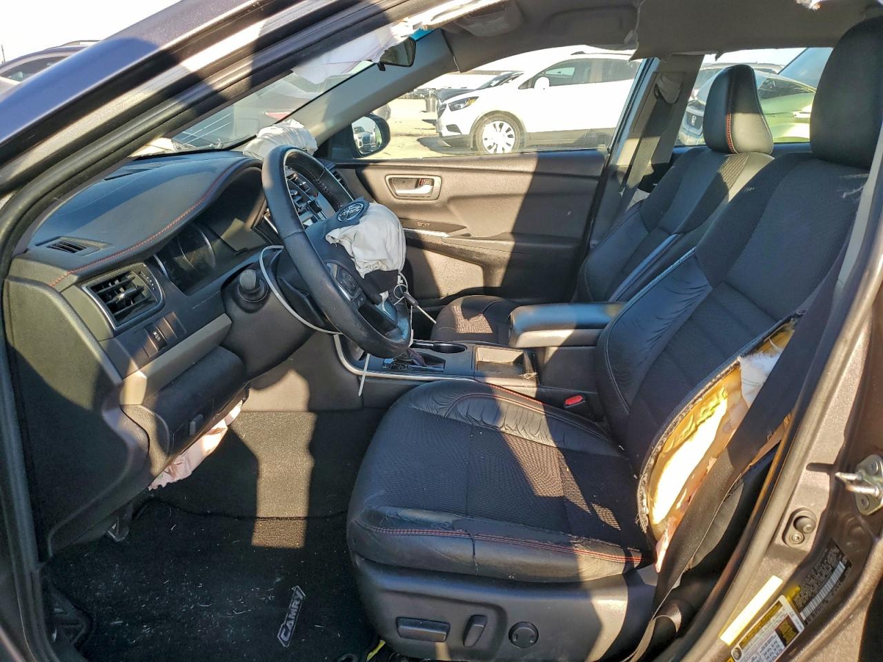 2017 TOYOTA CAMRY LE photo 7