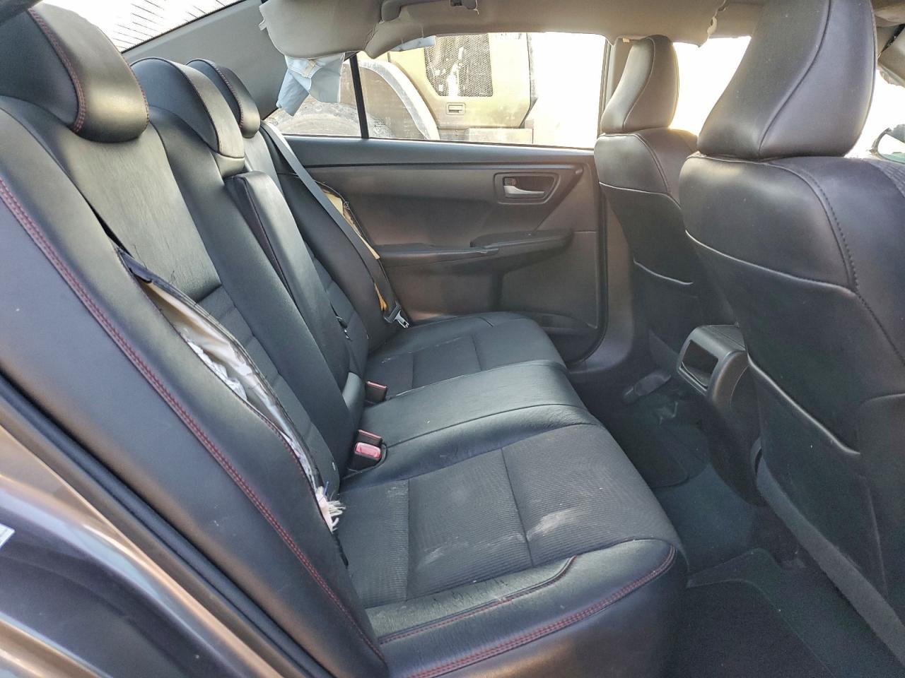 2017 TOYOTA CAMRY LE photo 10