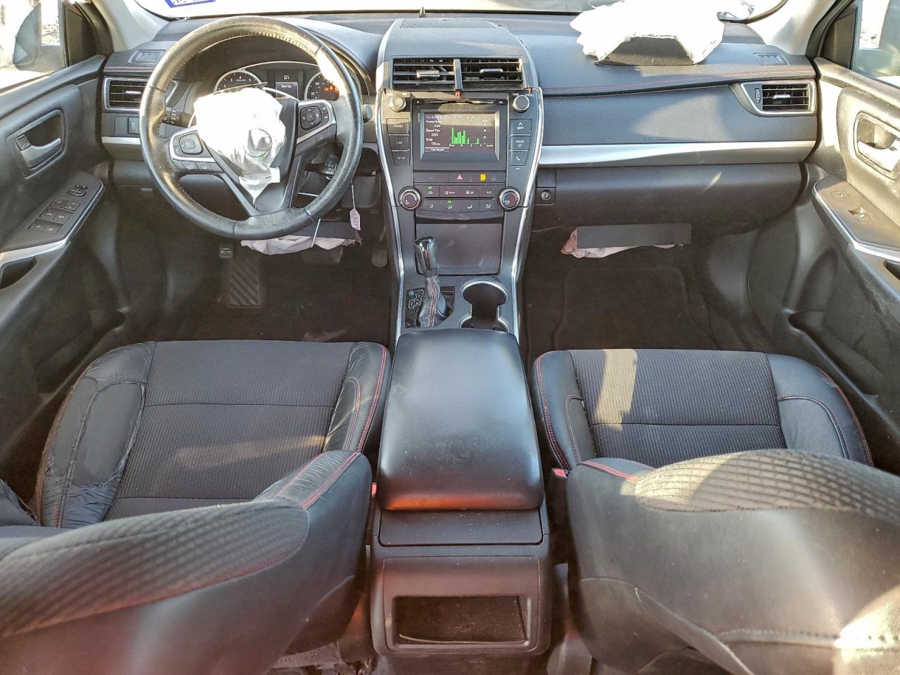 2017 TOYOTA CAMRY LE photo 8