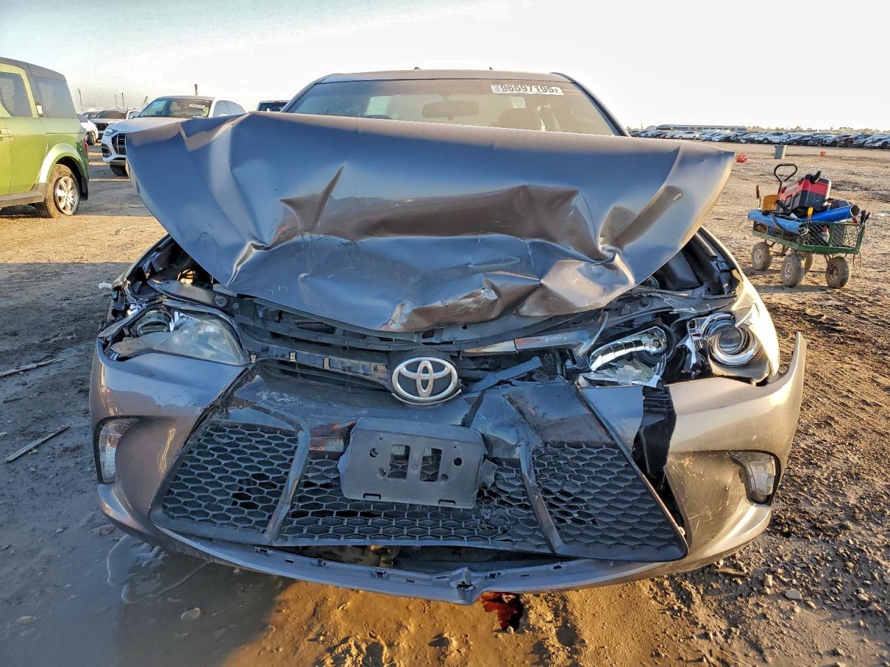 2017 TOYOTA CAMRY LE photo 5