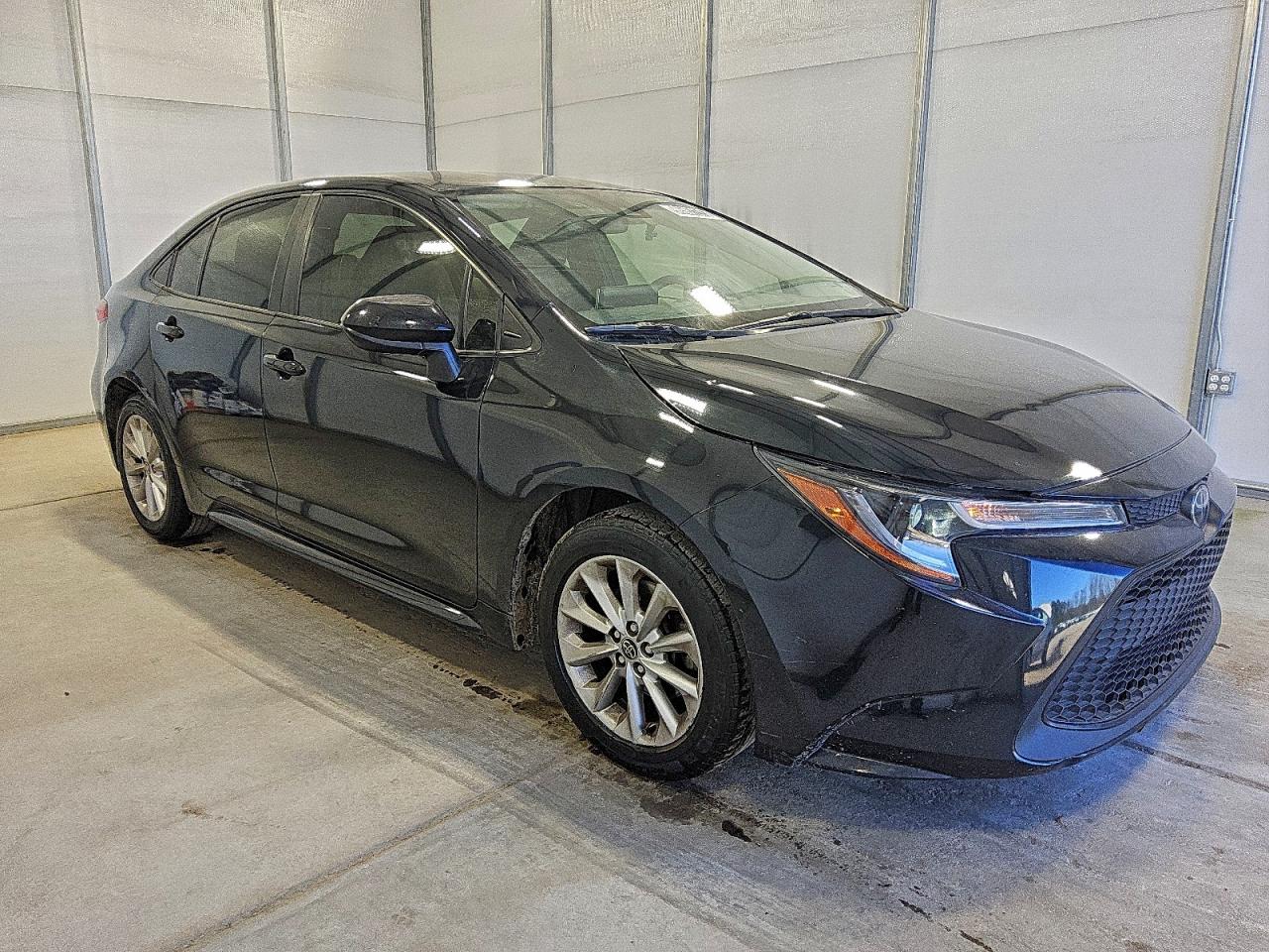 2021 TOYOTA COROLLA LE photo 4