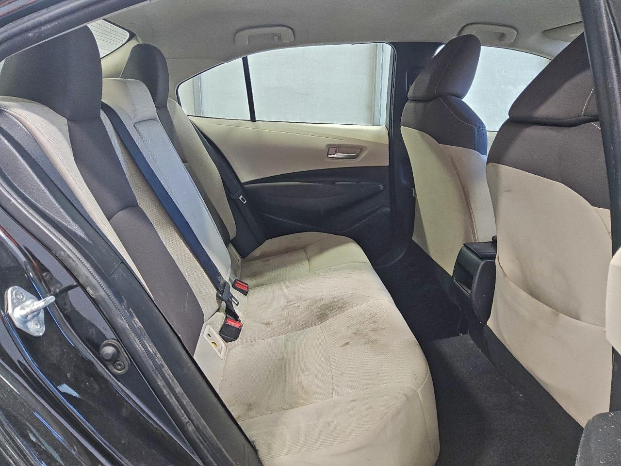 2021 TOYOTA COROLLA LE photo 10