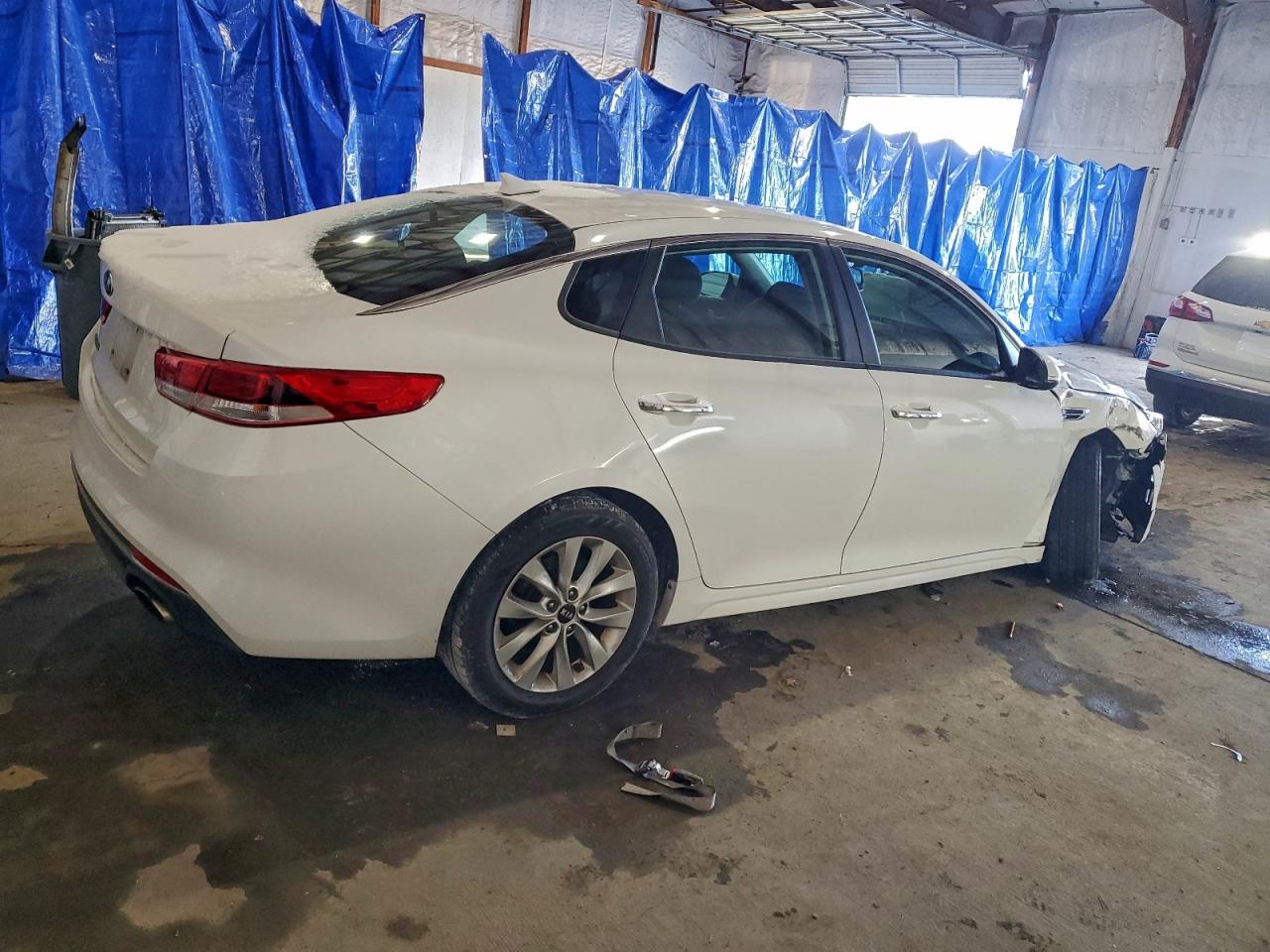 2017 KIA OPTIMA LX photo 3