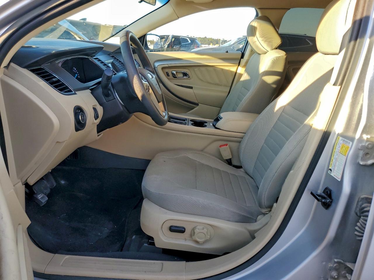 2019 FORD TAURUS SE photo 7