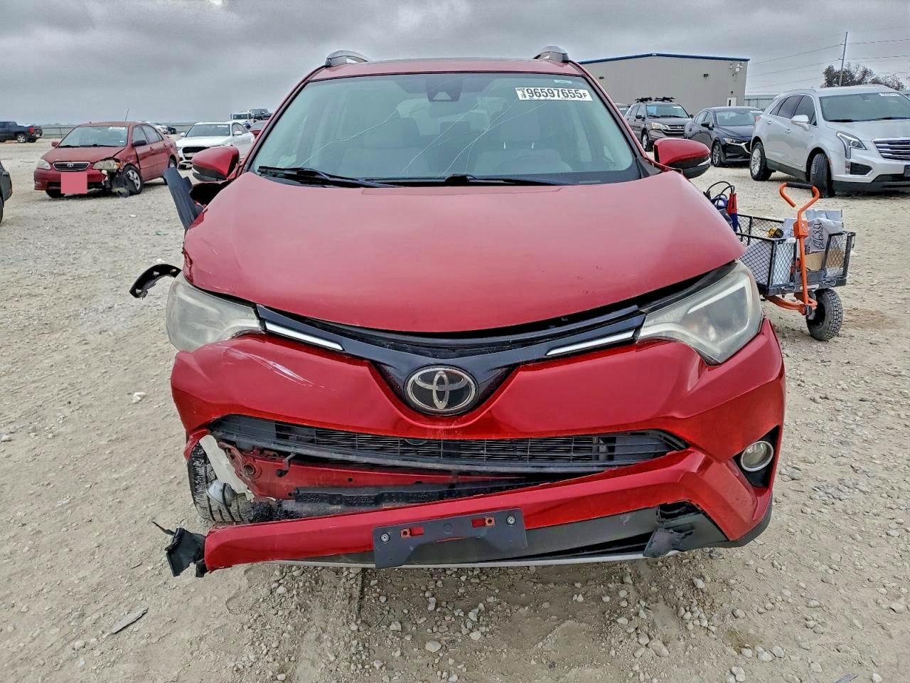 2017 TOYOTA RAV4 XLE photo 5