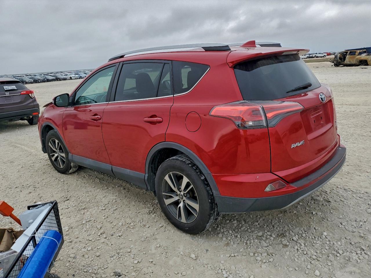 2017 TOYOTA RAV4 XLE photo 2