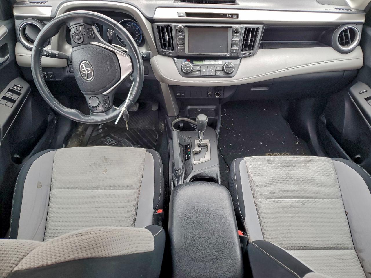2017 TOYOTA RAV4 XLE photo 8