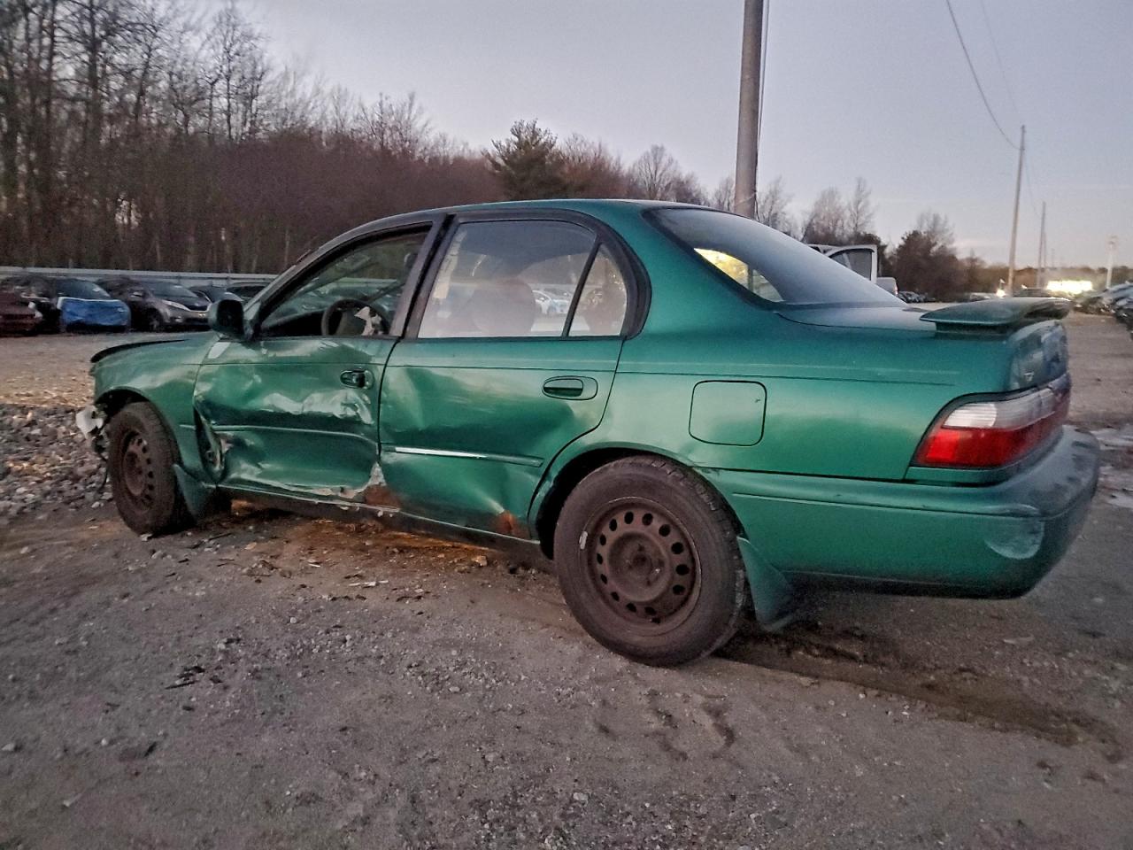 1997 TOYOTA COROLLA DX photo 2