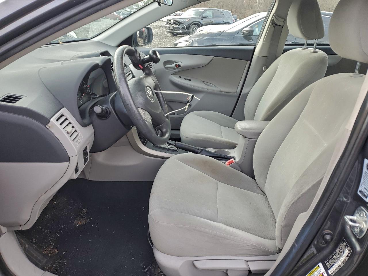 2012 TOYOTA COROLLA BASE photo 7