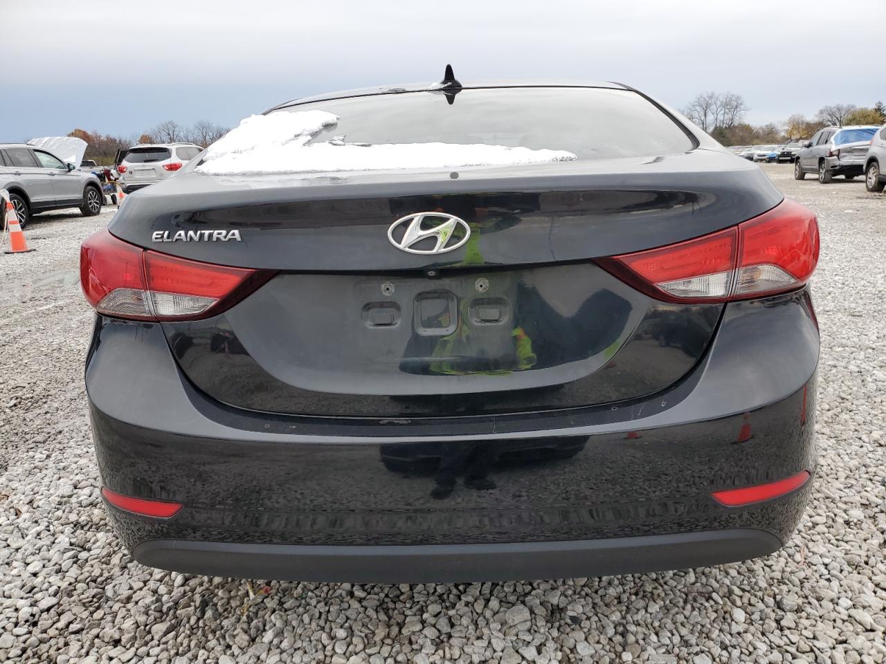 2015 HYUNDAI ELANTRA SE photo 6